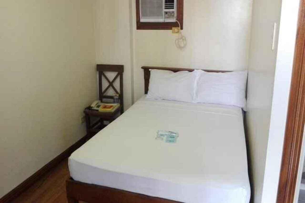 Hotel Isabelle Royale Makati Makati City Esterno foto