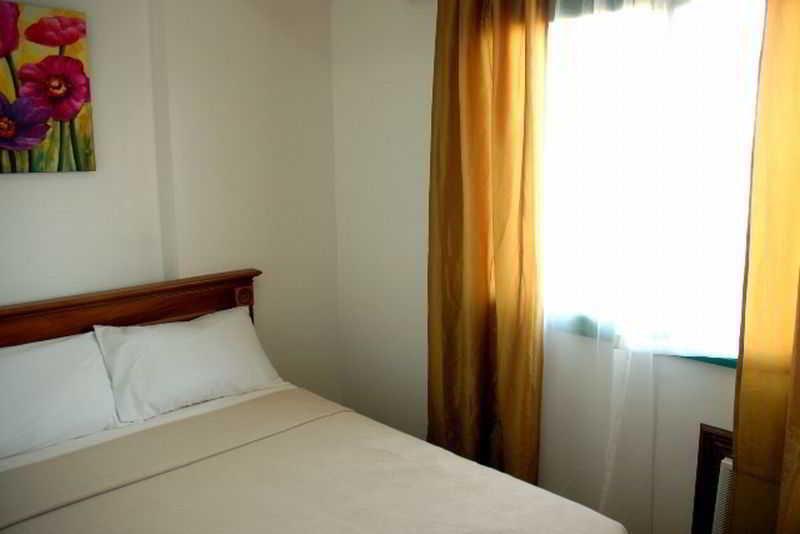 Hotel Isabelle Royale Makati Makati City Esterno foto