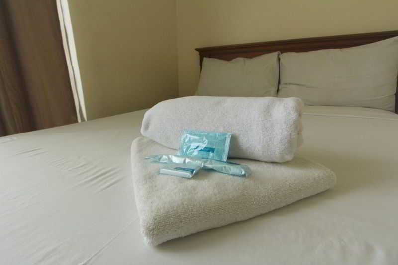 Hotel Isabelle Royale Makati Makati City Esterno foto